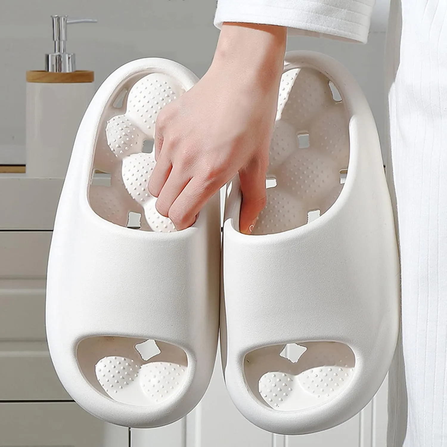 Cloud Slides Shower Shoes for Living Room Pool Beach Spa Public Showers Non Slip Summer Bathroom Indoor House Slippers with Drain Holes
