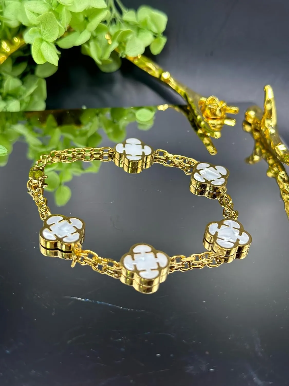 Lucky Clover Bracelets for Women - 18K Gold Plated Bracelets for Women Trendy - Adjustable Up to 19CM Extendable Bracelets with Black/White Clover - Four Leaf Clover Bracelets Jewelry Gifts for Women