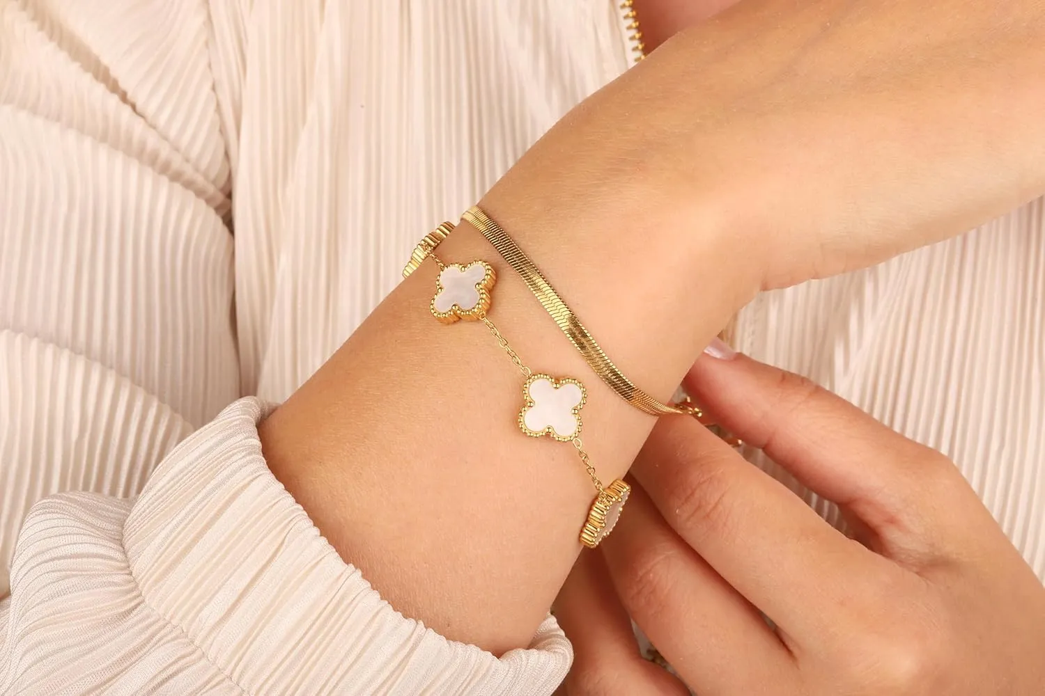 Lunova Necklace and Bracelet Set for Women, Elegant Gold or Silver Jewelry, Non-Tarnish Trendy Fashion Accessories, Stylish Gold Chain & Bracelet, Gifts for Her, Girlfriend, Sister, Daughter