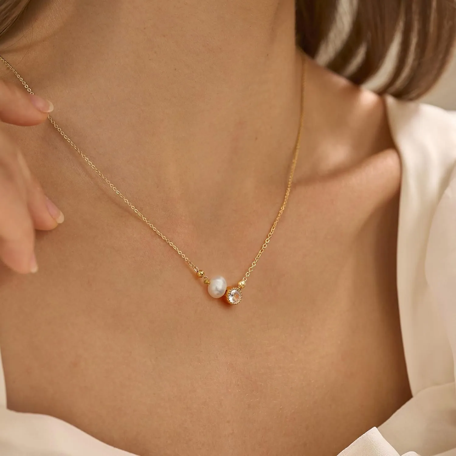 Pearl Necklaces for Women Birthday Gifts Gold and Pearl Necklace Simple Small Freshwater Pearl Choker Necklaces for Women Bridesmaid Gifts for Wedding Day