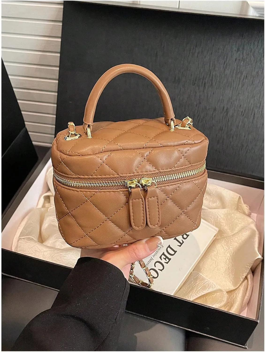 QWINEE Women's Silver Top Handle Crossbody Bag Small Crocodile Embossed Satchel Bag Mini Bucket Handbag