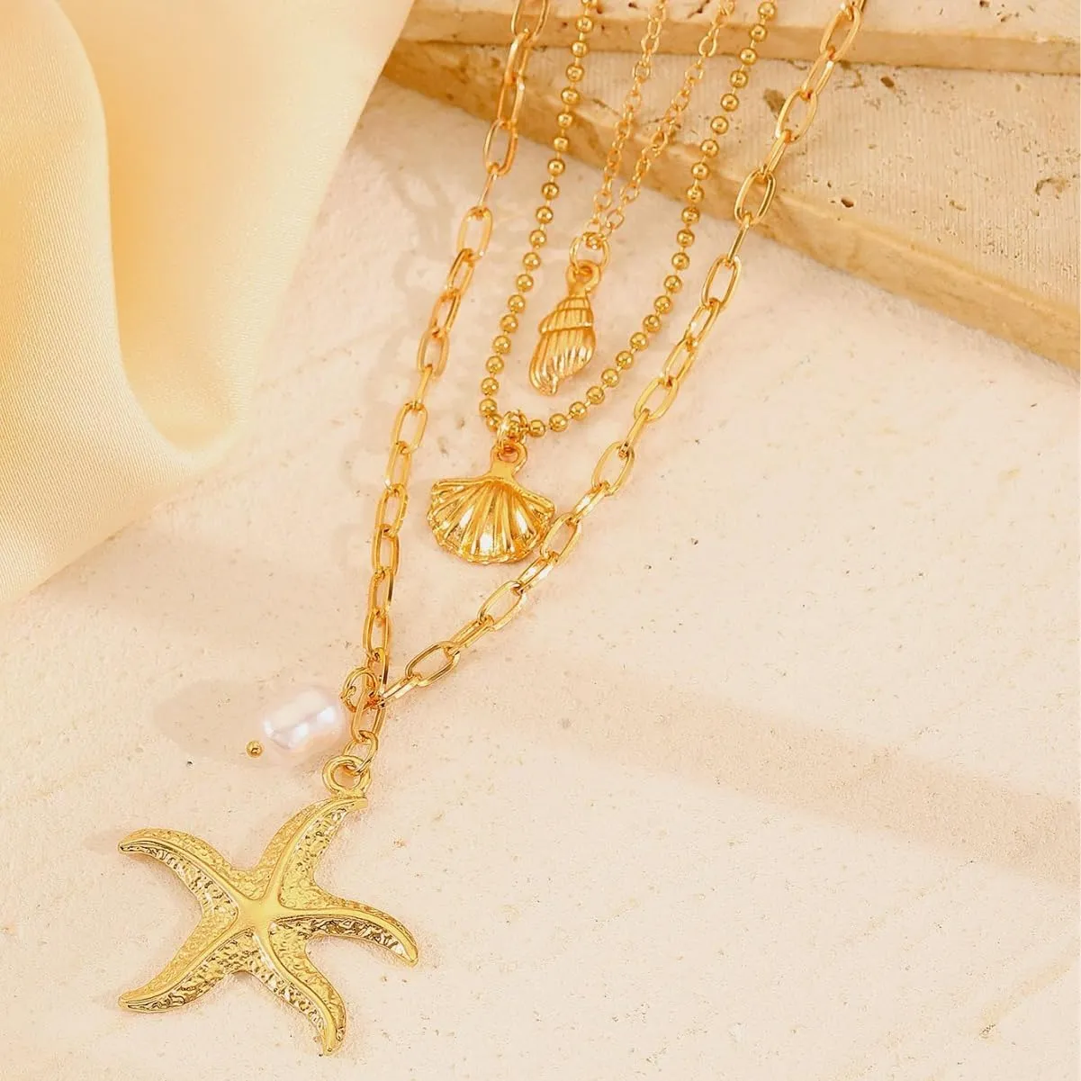 Shell Necklace for Women,Layered Gold Seashell Starfish Necklaces Dainty Pearl Summer Necklaces Boho Surfer Beach Jewelry Costume Accessories