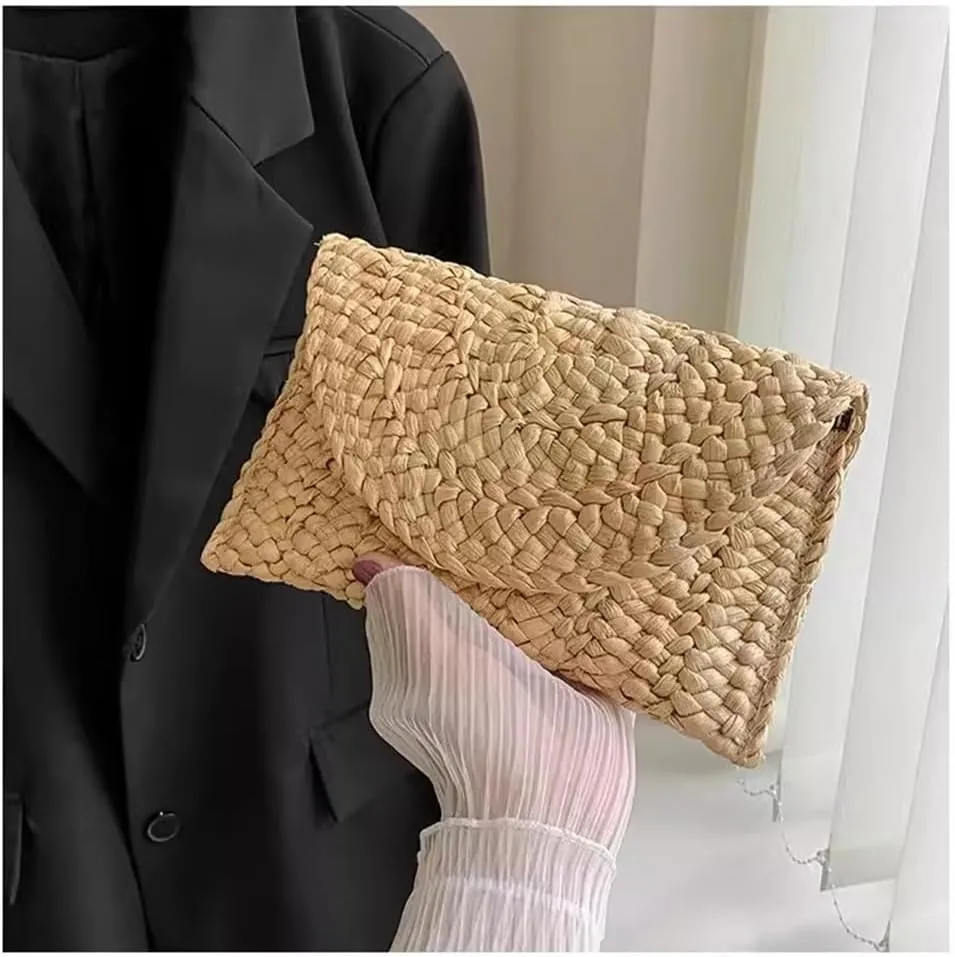 Straw Clutch Handbag Handmade Bag Seaside Holiday Beach Bag Retro Clutch Woven Bag for Summer Beach(Brown)